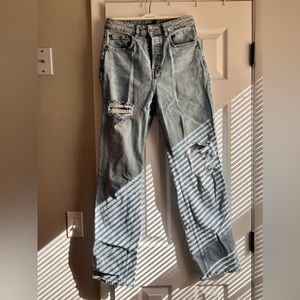 Denim distressed jeans